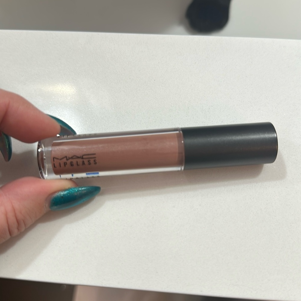 NEW Mac cosmetics - Lipglass 319 Spite​
